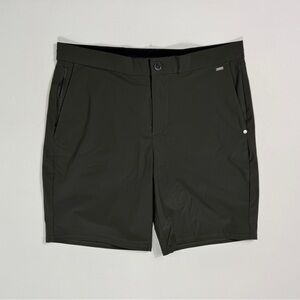 Vuori Fleet Shorts Mens large Performance Stretch 8" Flat Front Workout Golf